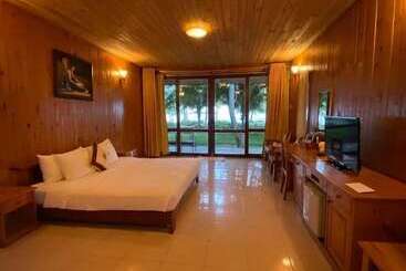 Tan Son Nhat Con Dao Resort