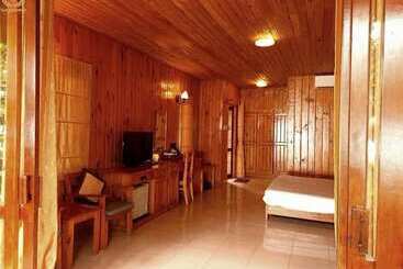 Tan Son Nhat Con Dao Resort