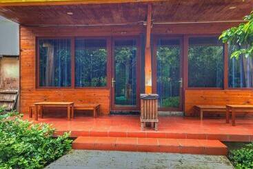 Tan Son Nhat Con Dao Resort