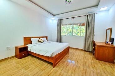Tan Son Nhat Con Dao Resort