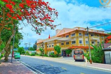 Tan Son Nhat Con Dao Resort