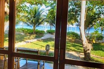 Tan Son Nhat Con Dao Resort