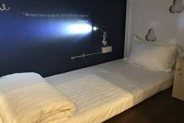 هتل Baobabed Hostel