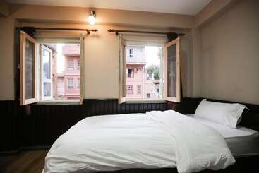 هتل De Courtyard