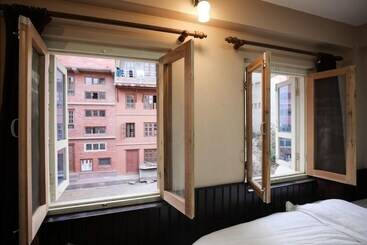 هتل De Courtyard