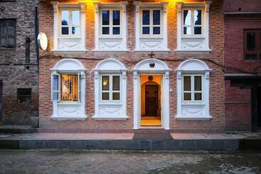 هتل De Courtyard