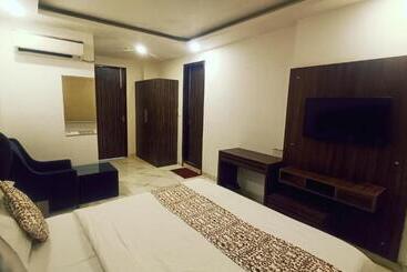 هتل Mayda Prime Near Delhi Airport