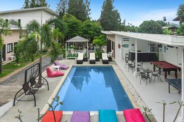 هتل Samui Backpacker
