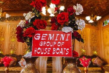 هتل The Heritage Gemini Group Of Houseboat