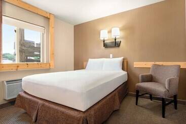 فندق Travelodge By Wyndham Guernsey