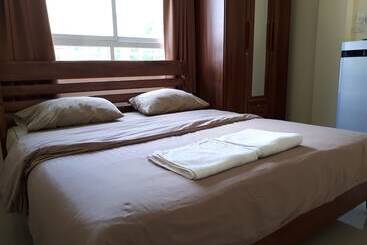 هتل Wattana House