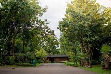 هتل Wattana Village Resort