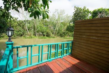 هتل Wattana Village Resort