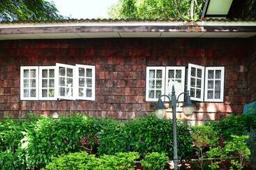 هتل Wattana Village Resort