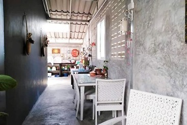 Nisarine Homestay @ Koh Klang   Hostel