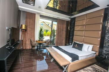 Armada Villa