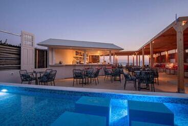Armeno Resort