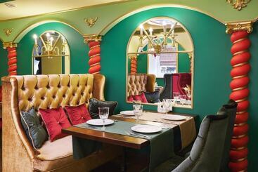 Art Hotel Znat
