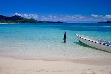 هتل Coconut Beach Resort