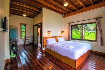 هتل Phayamas Private Beach Resort And Island Brew Adults Only