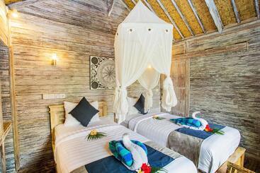 هتل The Syron Huts Lembongan