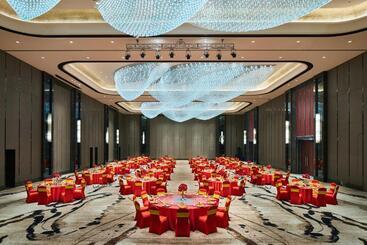 هتل Wanda Realm Qiqihar