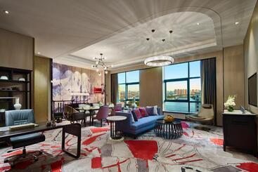 هتل Wanda Realm Qiqihar