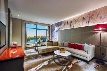 هتل Wanda Realm Qiqihar