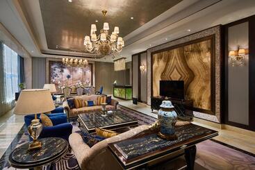 هتل Wanda Realm Qiqihar