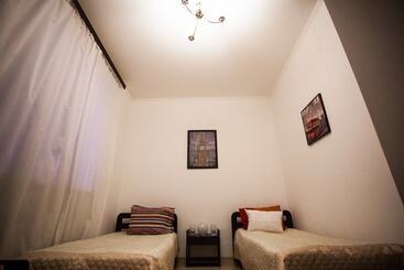پانسیون Ark Guest House