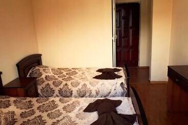 پانسیون Oganes Guesthouse