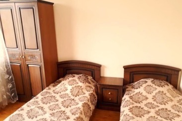 پانسیون Oganes Guesthouse