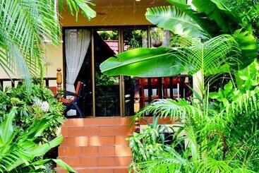 استراحتگاه Starbay Samui
