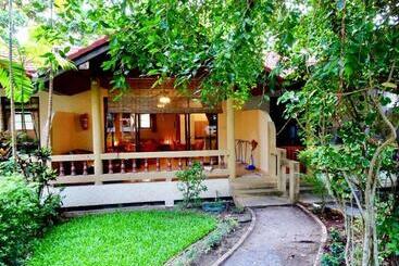 استراحتگاه Starbay Samui