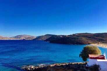 Zeus Seafront Villa