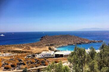 Zeus Seafront Villa