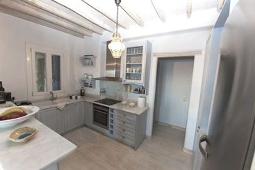 Zeus Seafront Villa