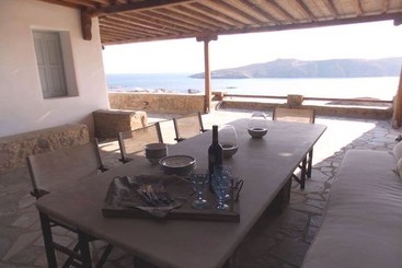 Zeus Seafront Villa