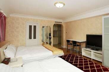 Dalian Xinghai Ingres Garden Apartment