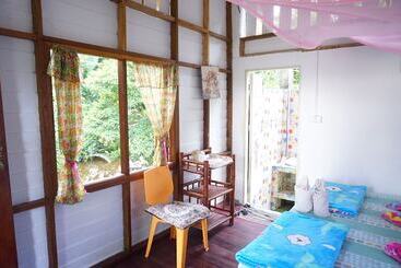 هتل Baan Suan Kayoo Cottage 2