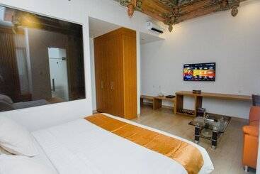 هتل Java Village Resort