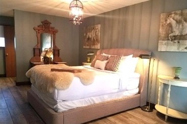 هتل Maxwell Mansion