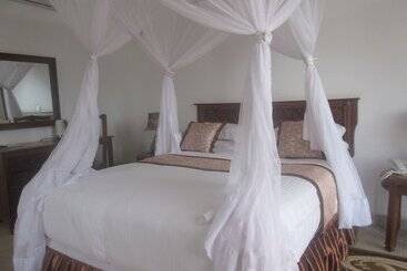 هتل Sundown Carnival Lodge