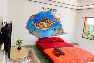 هتل T And T House