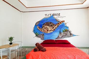 هتل T And T House