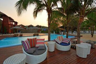 هتل The Blue Sky Resort@ Koh Payam