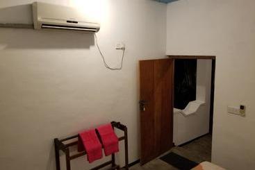 هتل Utopia Arugambay