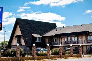 مُتل Midway Inn & Suites