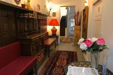 پانسیون Victorian Lodge