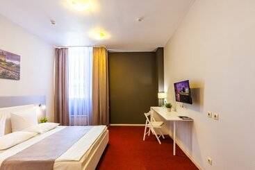 هاستل England Hotel Tyumen Centre